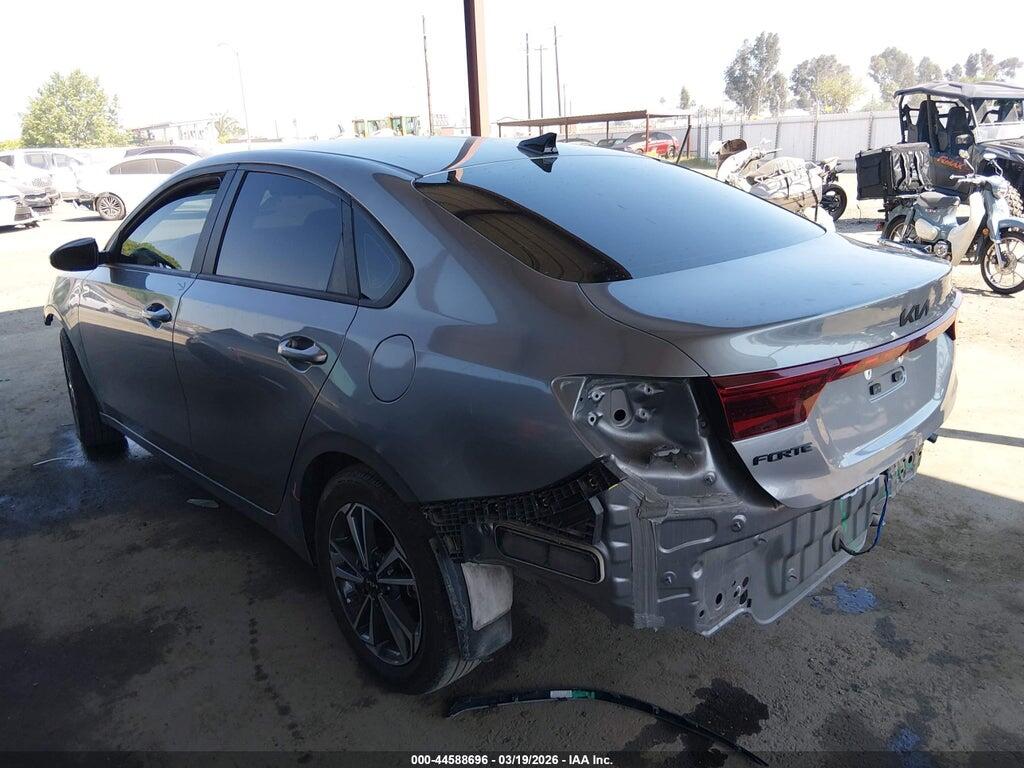 3KPF24AD7RE725757 2024 KIA FORTE photo no. 3