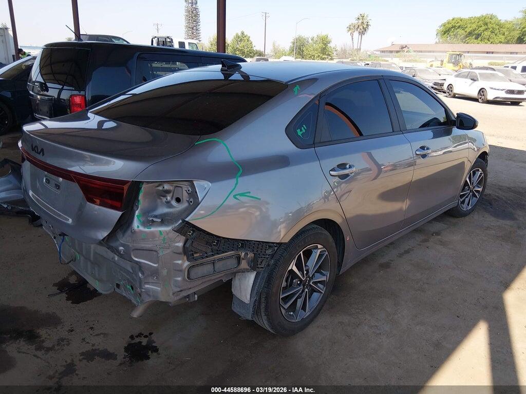 3KPF24AD7RE725757 2024 KIA FORTE photo no. 4