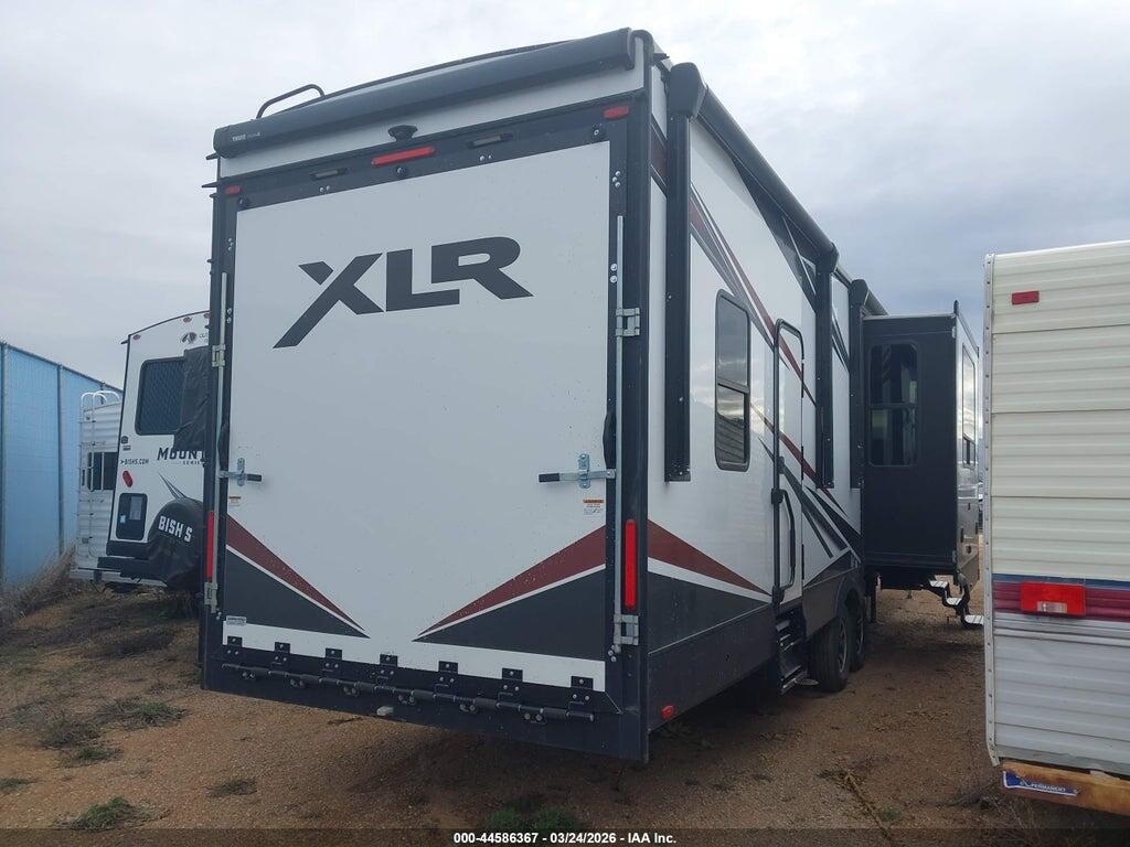 4X4FXLL35NF170267 2022 FOREST RIVER XLF35DK5 photo no. 4