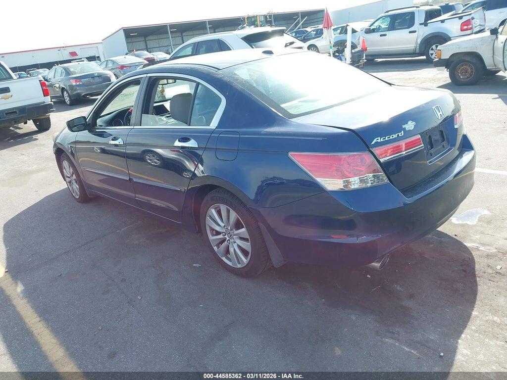1HGCP3F81BA028590 2011 HONDA ACCORD photo no. 3