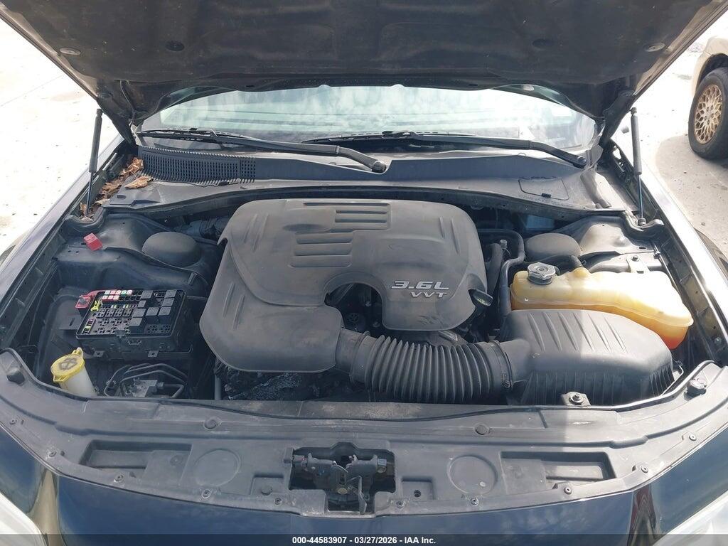 2C3CCAKG4JH160517 2018 CHRYSLER 300 photo no. 10