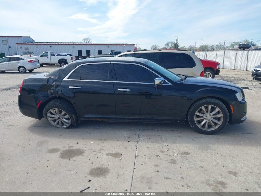 2C3CCAKG4JH160517 2018 CHRYSLER 300 photo no. 12