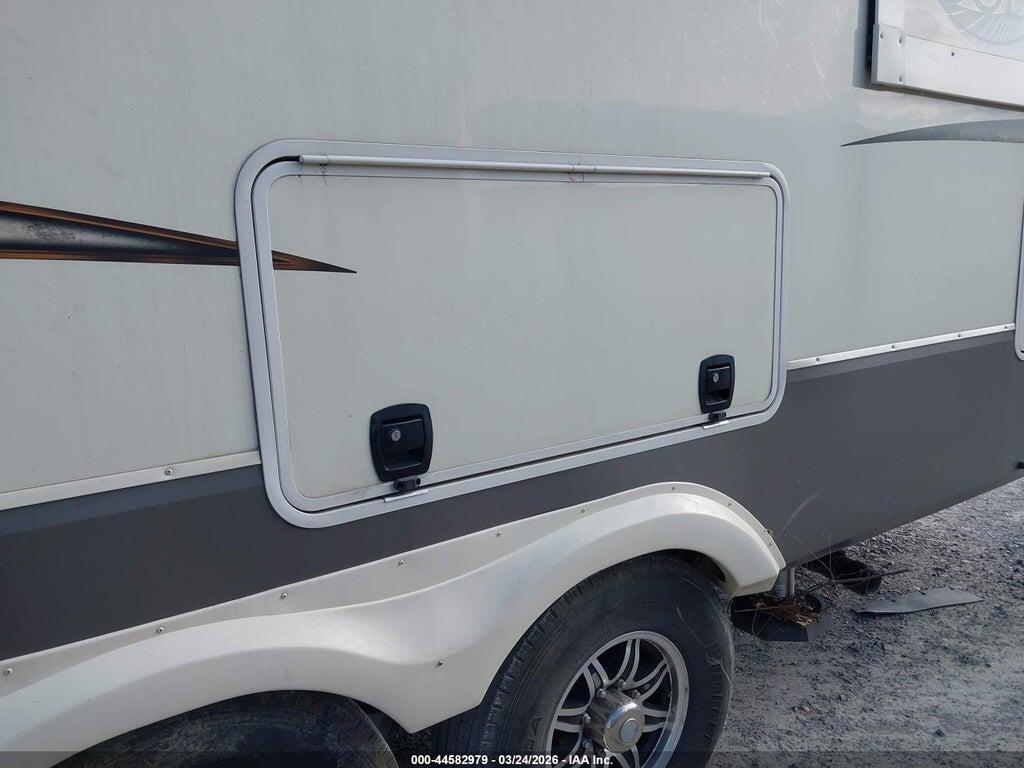 573FS4332J1108657 2018 GRAND DESIGN OTHER photo no. 10