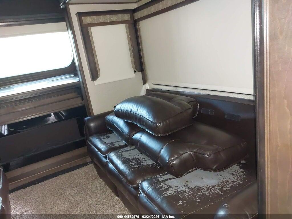 573FS4332J1108657 2018 GRAND DESIGN OTHER photo no. 11