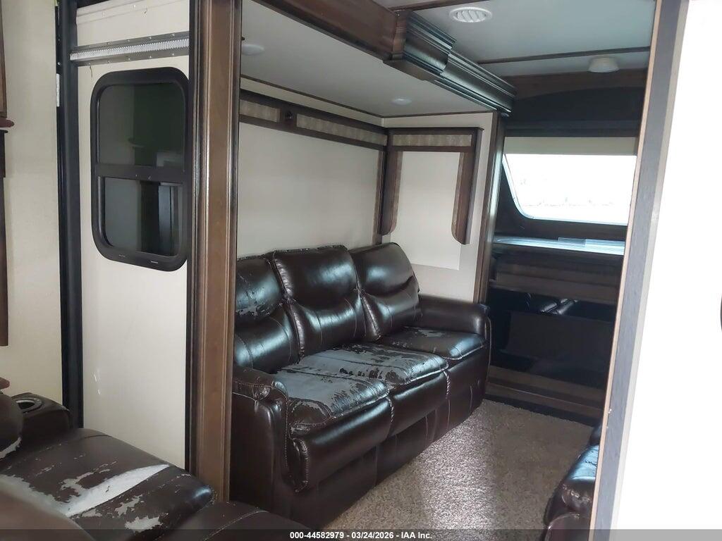 573FS4332J1108657 2018 GRAND DESIGN OTHER photo no. 5