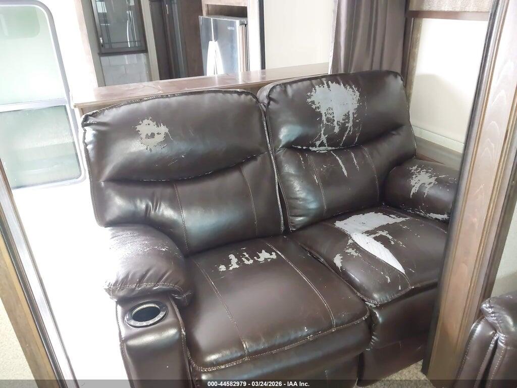 573FS4332J1108657 2018 GRAND DESIGN OTHER photo no. 8