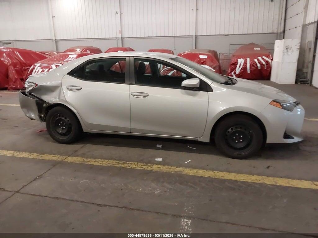 5YFBURHE3JP822591 2018 TOYOTA COROLLA photo no. 12