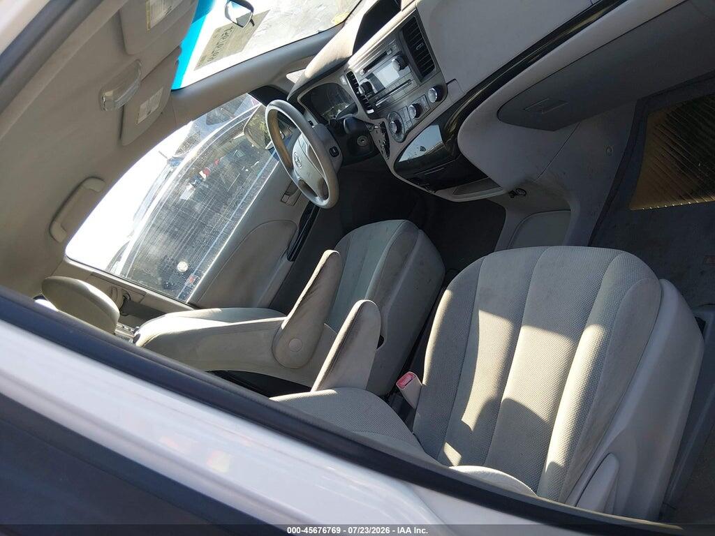5TDKA3DC1BS007793 2011 TOYOTA SIENNA photo no. 5