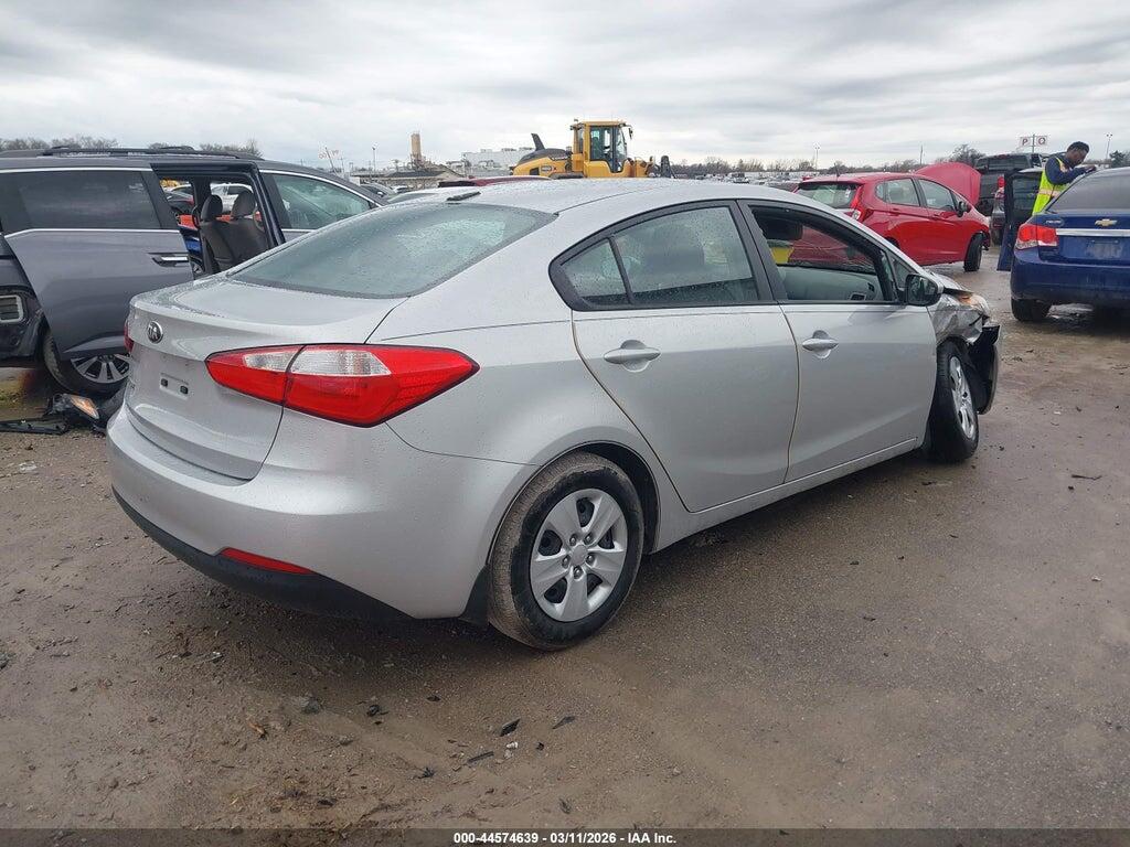 KNAFK4A6XG5445175 2016 KIA FORTE photo no. 4