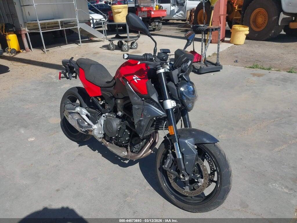 2024 BMW F 900 WB10K1301R6J54851