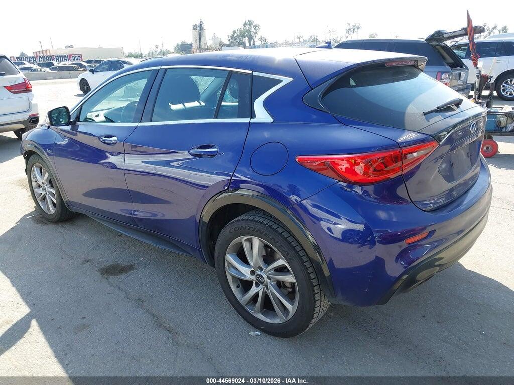 SJKCH5CP3JA040920 2018 INFINITI QX30 photo no. 3