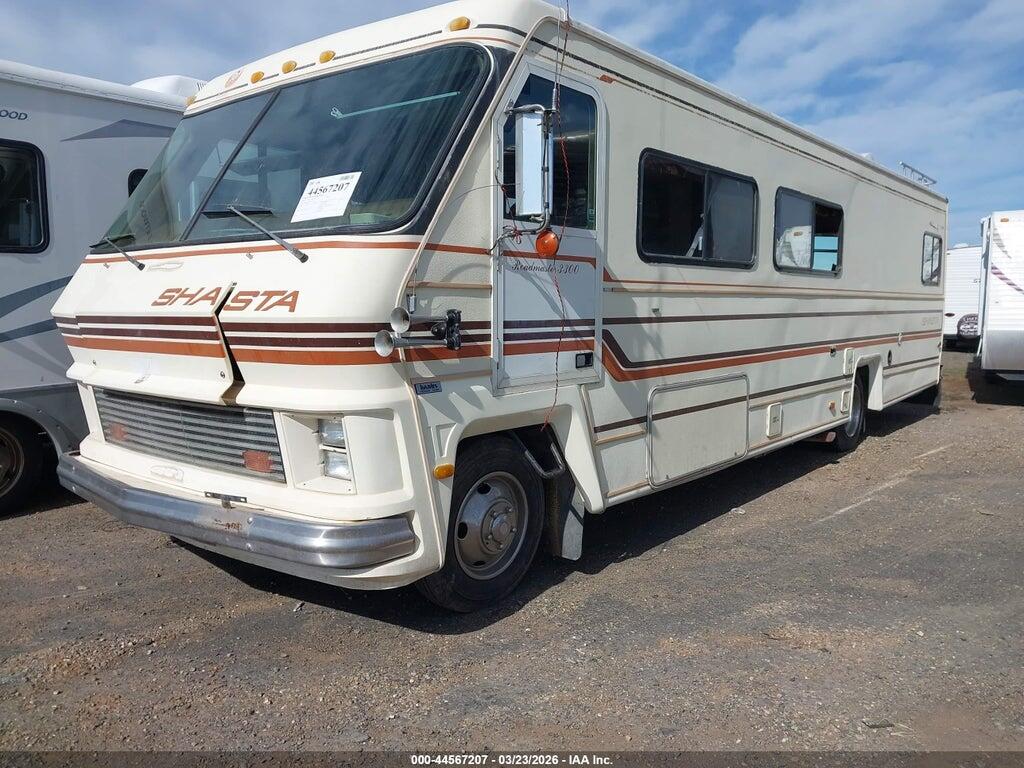 1GBKP37W4F3326993 1985 CHEVROLET SHASTA ROADMASTER 3300 photo no. 2