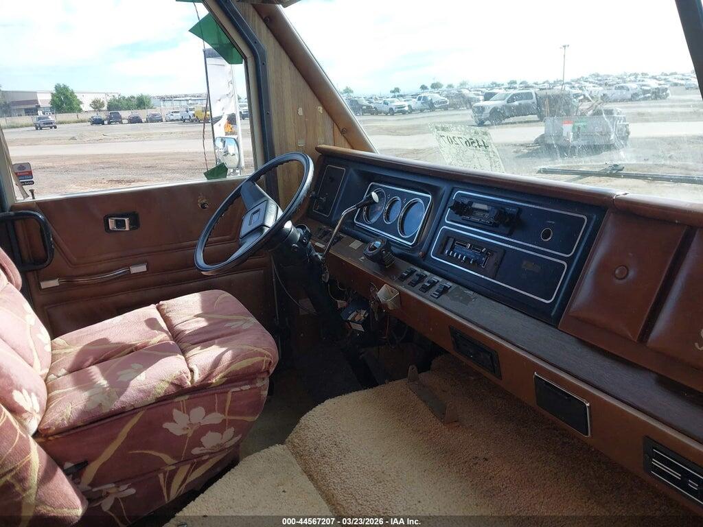 1GBKP37W4F3326993 1985 CHEVROLET SHASTA ROADMASTER 3300 photo no. 5