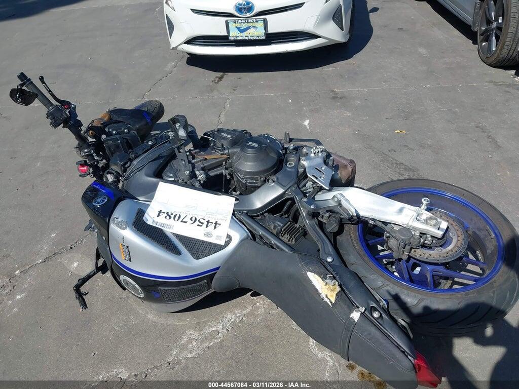 JYARN72Y7NA000417 2022 YAMAHA MT09 photo no. 4