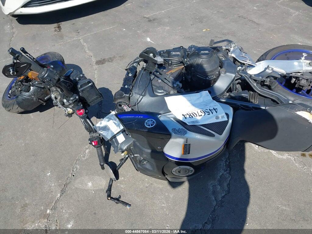 JYARN72Y7NA000417 2022 YAMAHA MT09 photo no. 6