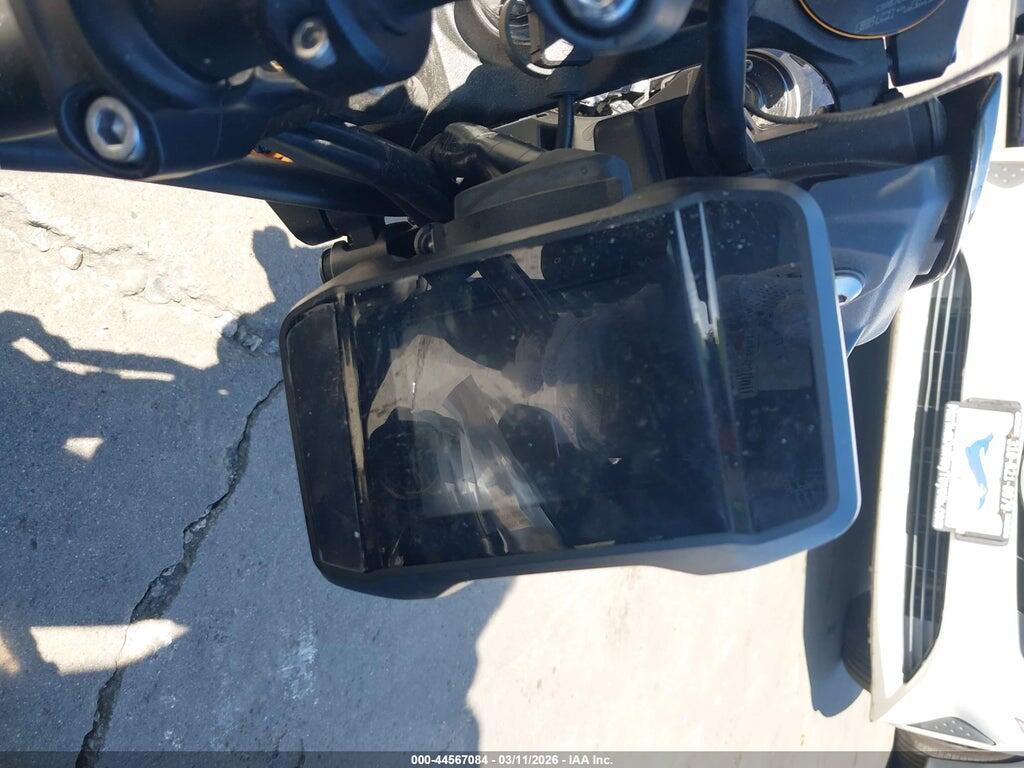 JYARN72Y7NA000417 2022 YAMAHA MT09 photo no. 7
