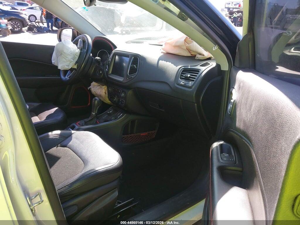 3C4NJDDB3KT668970 2019 JEEP COMPASS photo no. 5