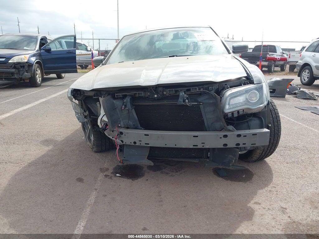 2C3CCABG4JH201602 2018 CHRYSLER 300 photo no. 6