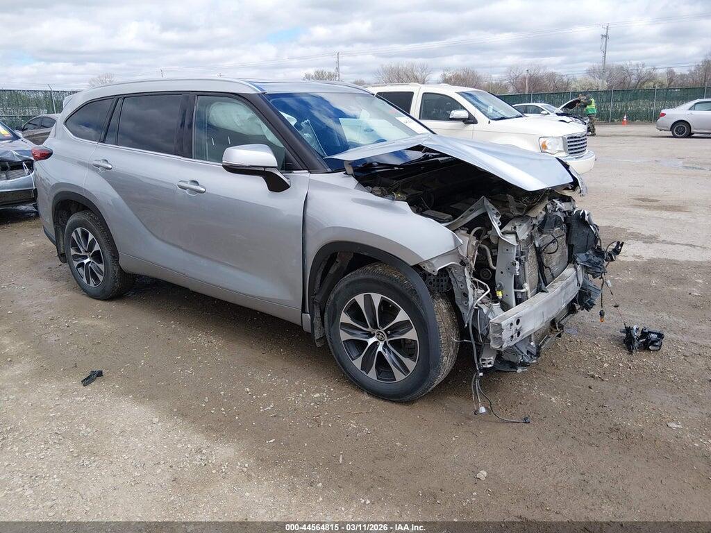 5TDGZRBH2MS551769 2021 TOYOTA HIGHLANDER photo no. 1