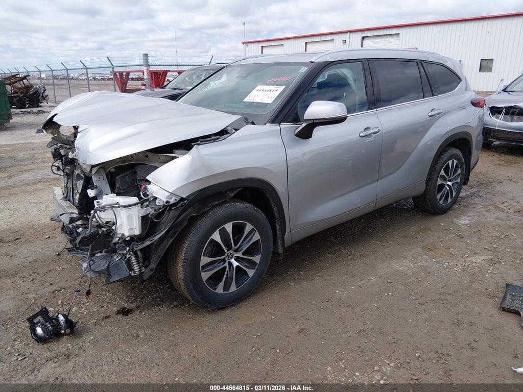 5TDGZRBH2MS551769 2021 TOYOTA HIGHLANDER photo no. 2