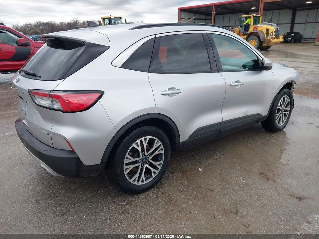 1FMCU9H66LUB18240 2020 FORD ESCAPE photo no. 4