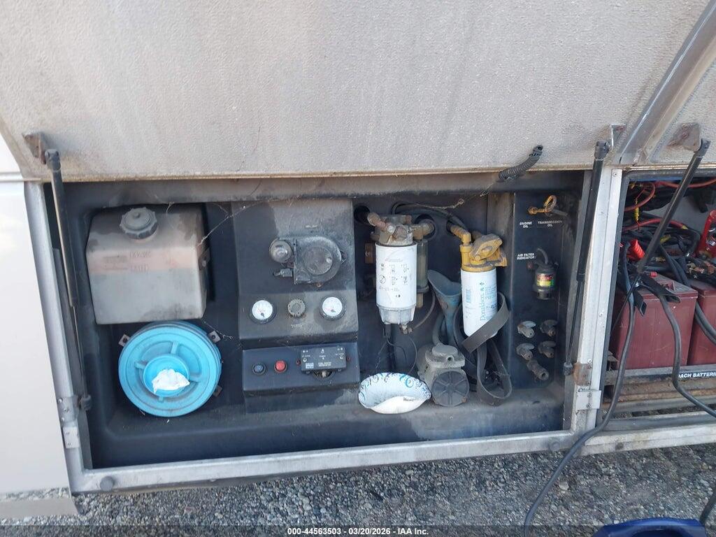 4SLC3FP3611154005 2001 BEAVER MOTOR COACH photo no. 10