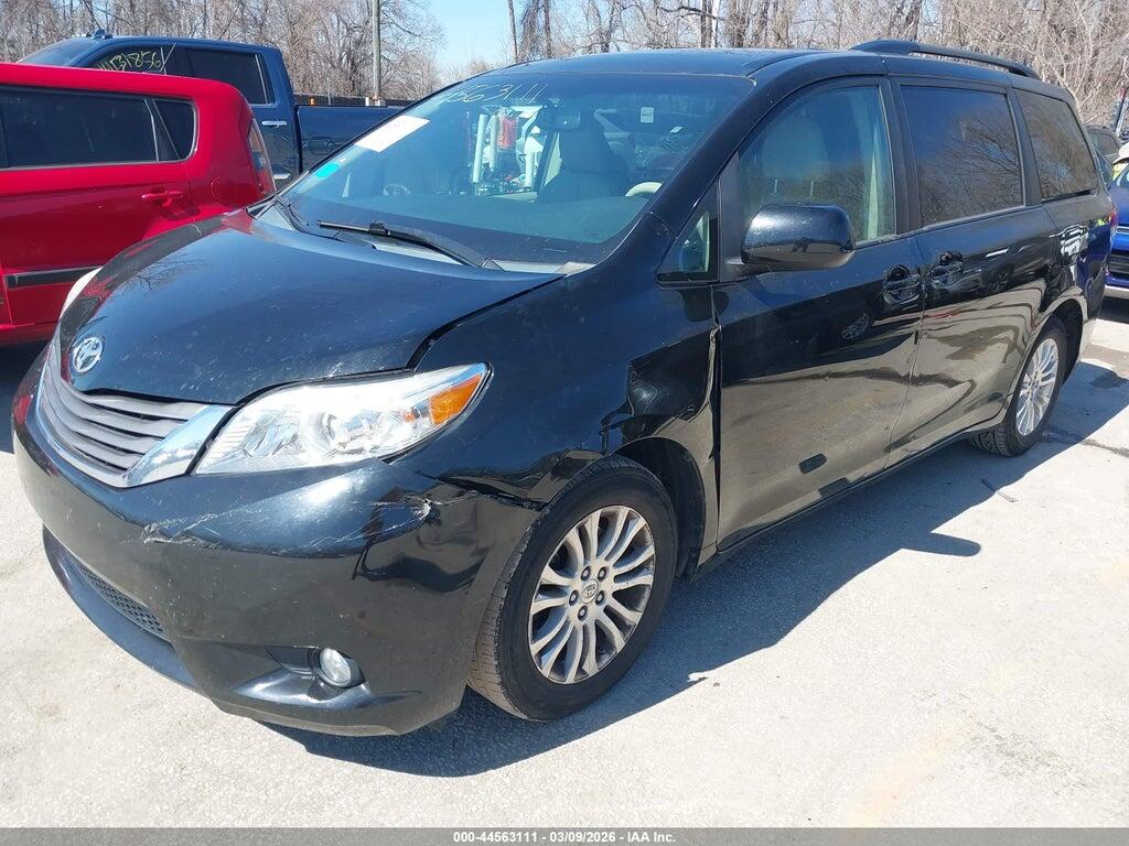5TDYK3DC1BS100188 2011 TOYOTA SIENNA photo no. 2