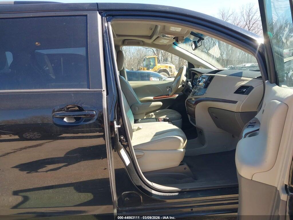 5TDYK3DC1BS100188 2011 TOYOTA SIENNA photo no. 5