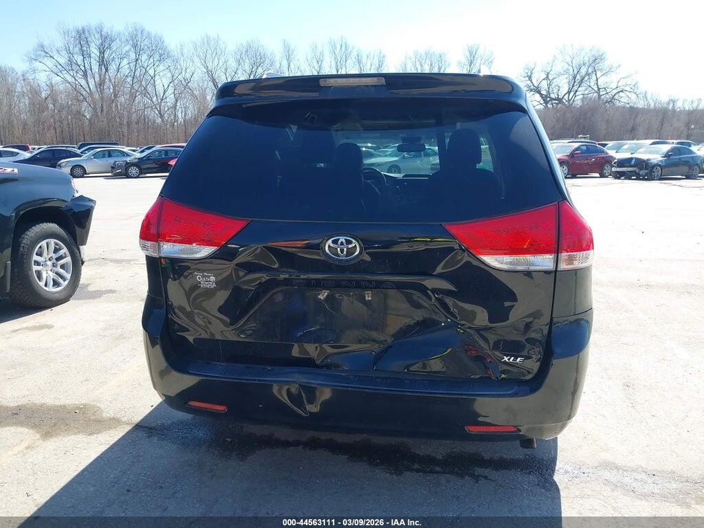 5TDYK3DC1BS100188 2011 TOYOTA SIENNA photo no. 6
