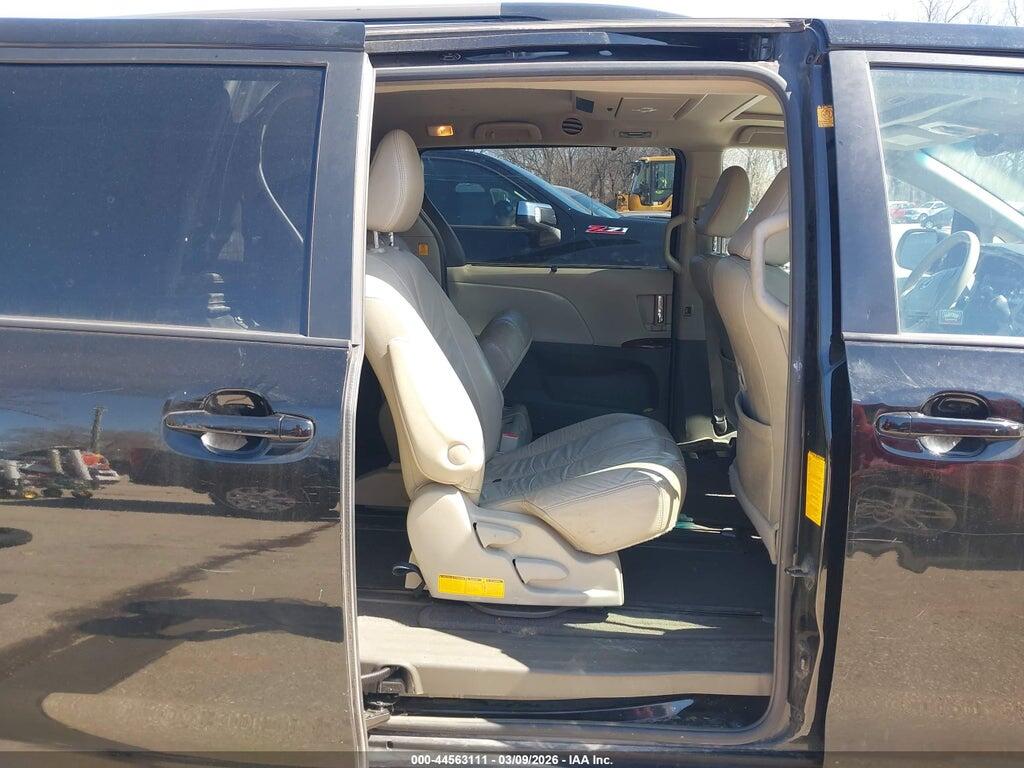 5TDYK3DC1BS100188 2011 TOYOTA SIENNA photo no. 8
