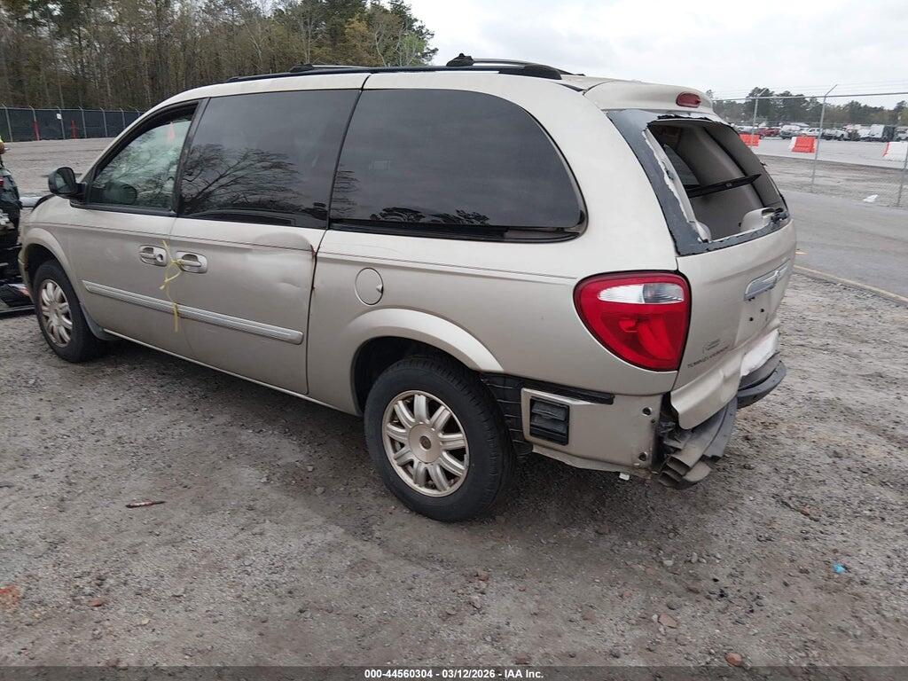 2C8GP54LX5R422316 2005 CHRYSLER TOWN & COUNTRY photo no. 3