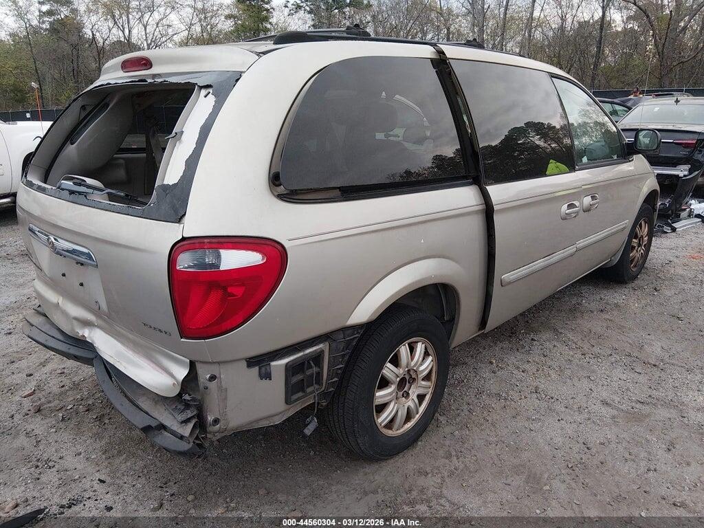 2C8GP54LX5R422316 2005 CHRYSLER TOWN & COUNTRY photo no. 4