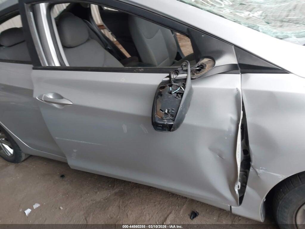 5NPDH4AE7GH662375 2016 HYUNDAI ELANTRA photo no. 11