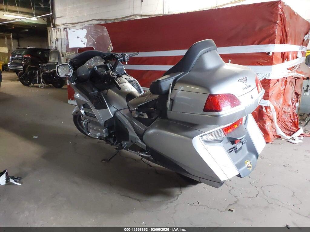 JH2SC68N7FK100328 2015 HONDA GL1800 photo no. 3
