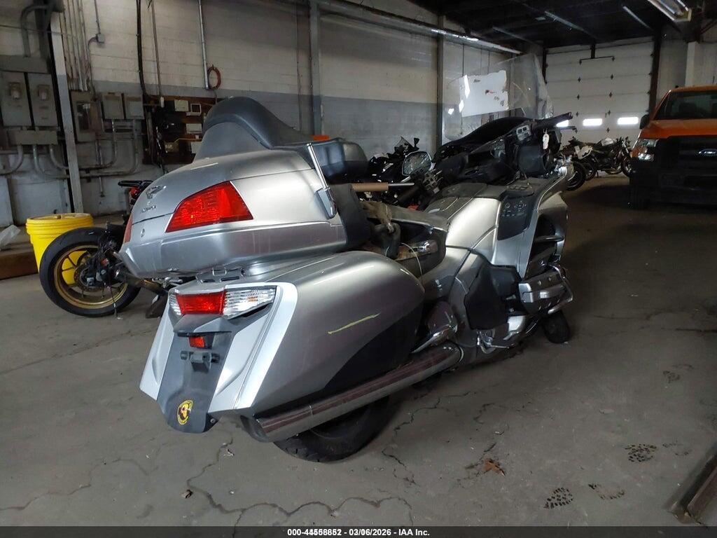 JH2SC68N7FK100328 2015 HONDA GL1800 photo no. 4
