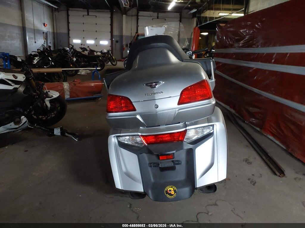 JH2SC68N7FK100328 2015 HONDA GL1800 photo no. 6