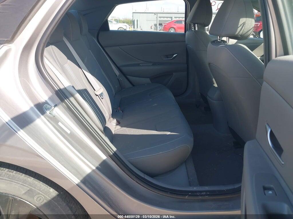 KMHLM4AG5PU394713 2023 HYUNDAI ELANTRA photo no. 8