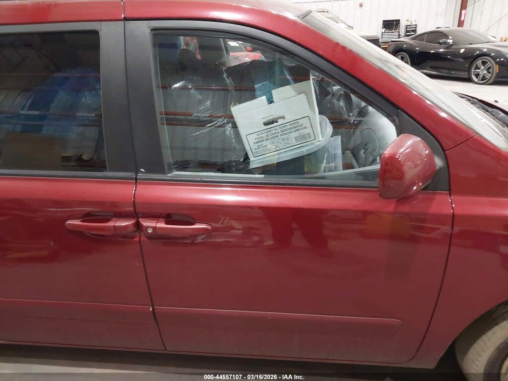 KNDMB233486231196 2008 KIA SEDONA photo no. 5