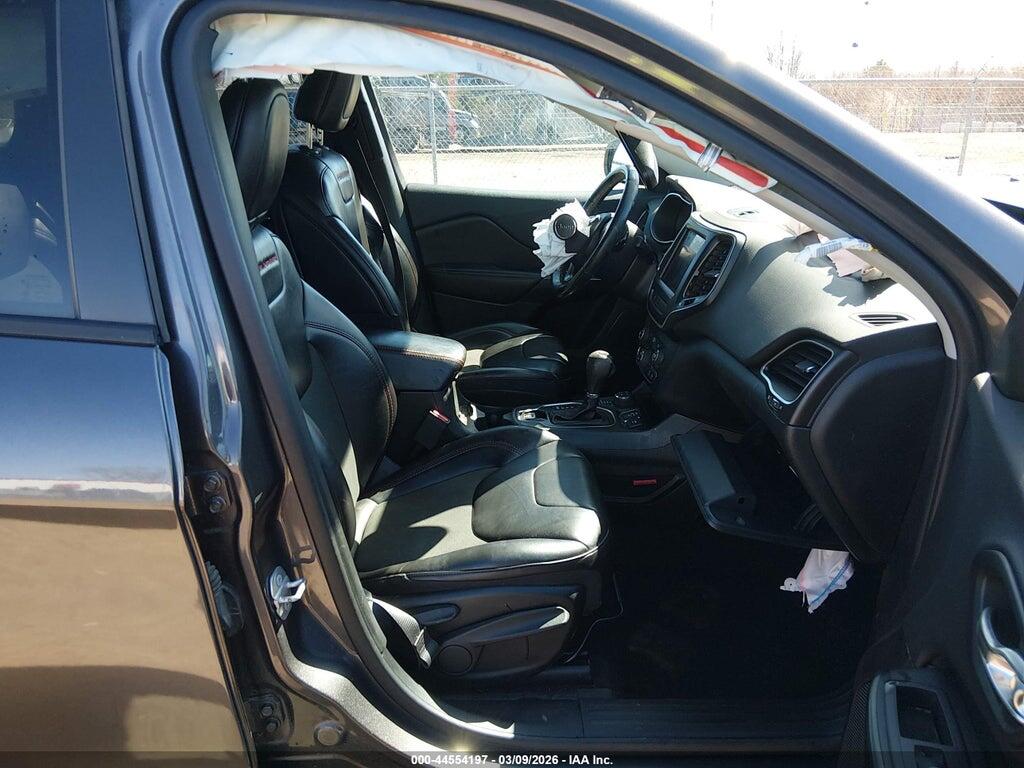 1C4PJMBX2KD369189 2019 JEEP CHEROKEE photo no. 5