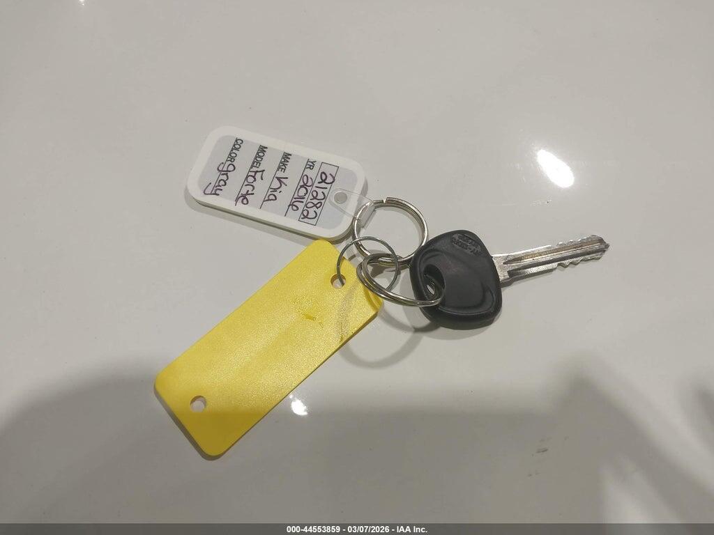 KNAFX4A69G5607766 2016 KIA FORTE photo no. 11
