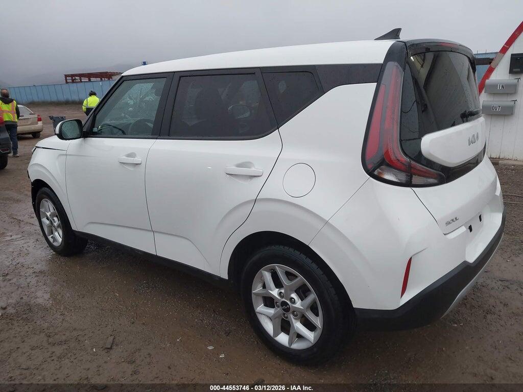 KNDJ23AU9P7862989 2023 KIA SOUL photo no. 3