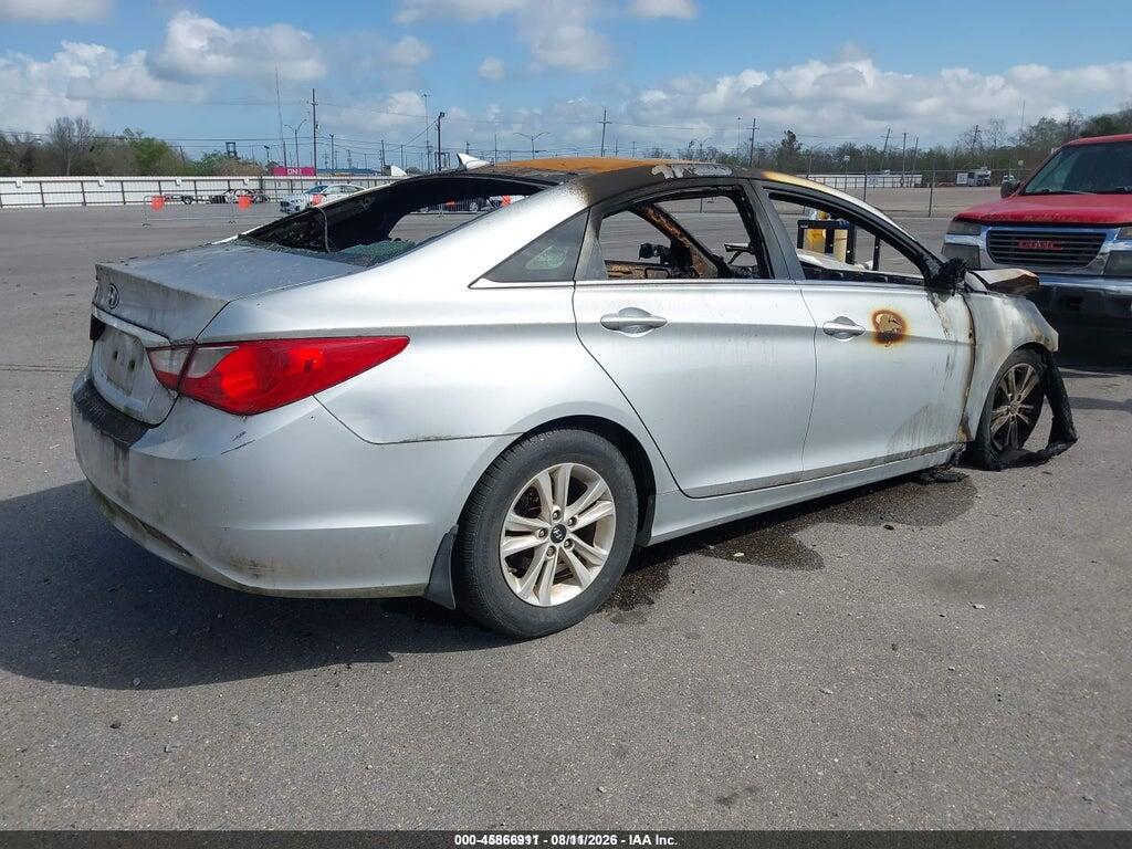 5NPEB4AC8DH749962 2013 HYUNDAI SONATA photo no. 4