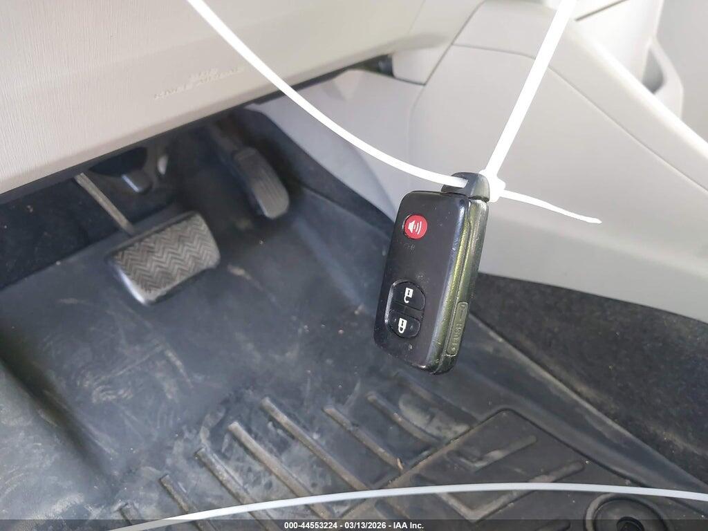 JTDZN3EU6GJ044241 2016 TOYOTA PRIUS V photo no. 11