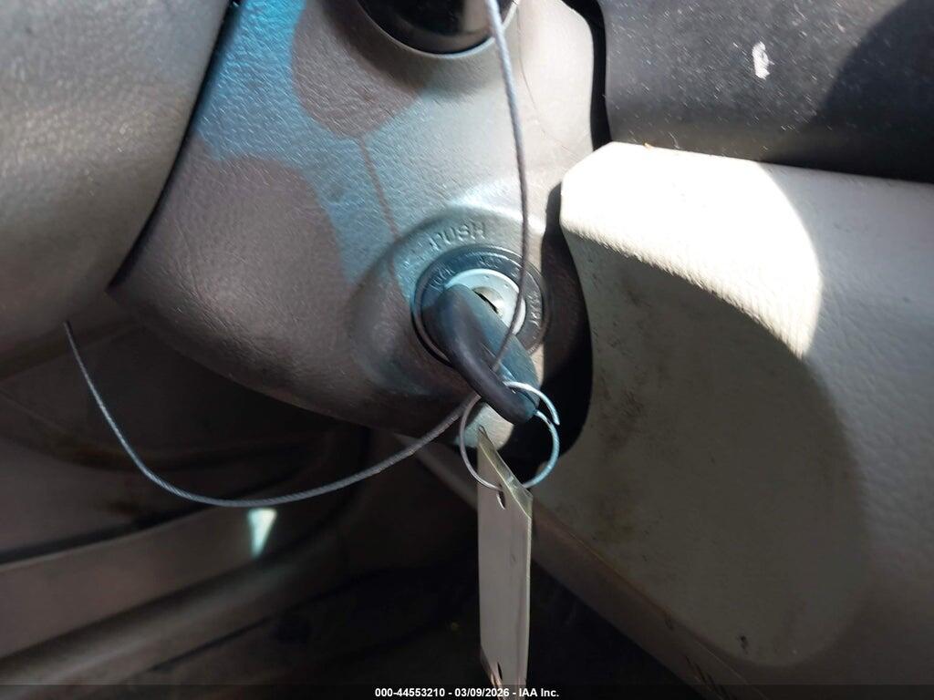 4T1BF3EK7AU112495 2010 TOYOTA CAMRY photo no. 11