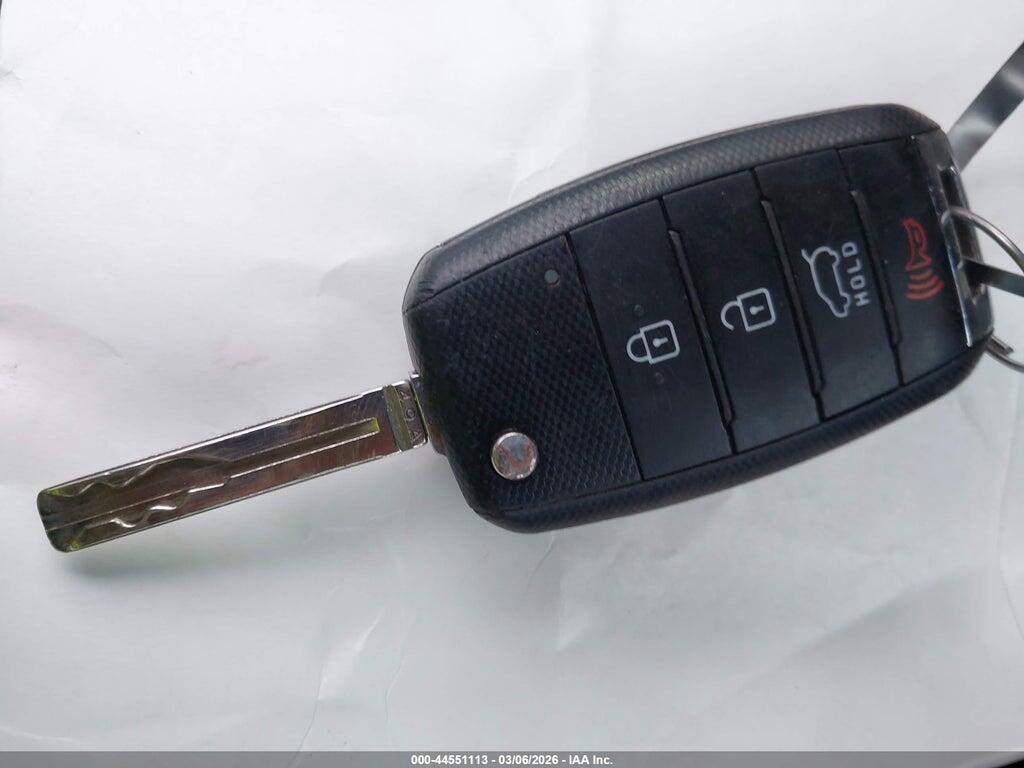 KNDJP3A56F7163778 2015 KIA SOUL photo no. 11