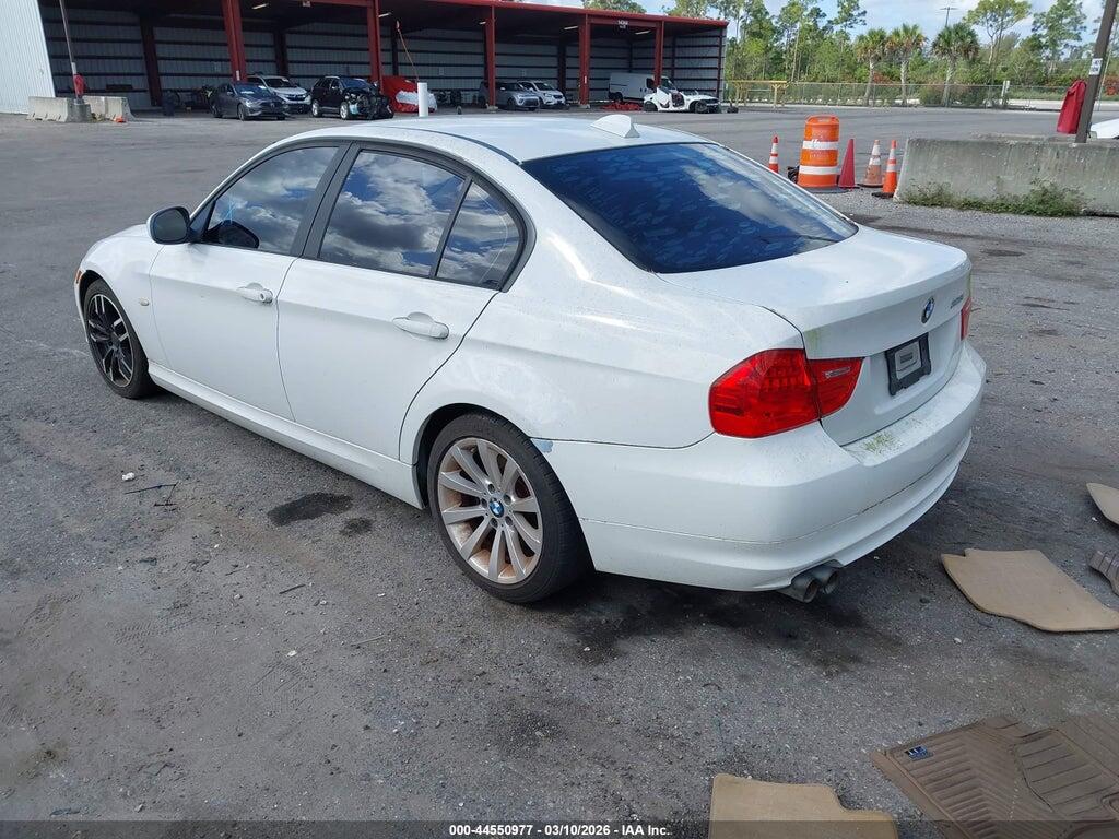 WBAPH7C5XAA175565 2010 BMW 328I photo no. 3