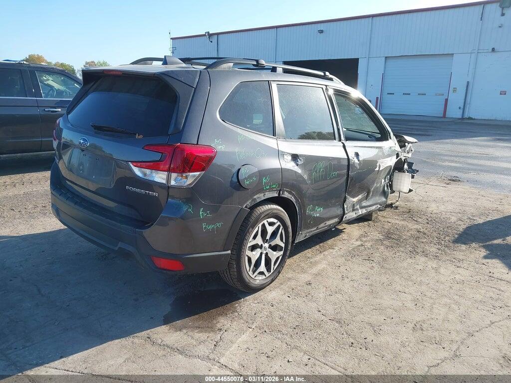 JF2SKAJC7MH570815 2021 SUBARU FORESTER photo no. 4