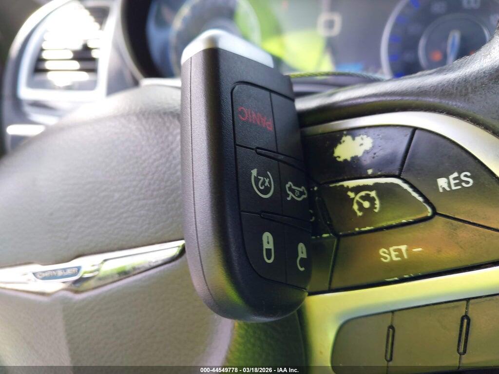 2C3CCAAG0GH260558 2016 CHRYSLER 300 photo no. 11