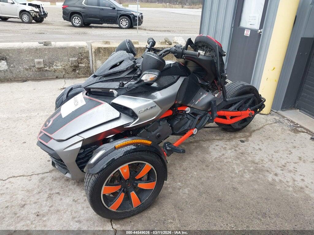 2BXNAAC12DV000081 2013 CAN-AM SPYDER ROADSTER photo no. 2