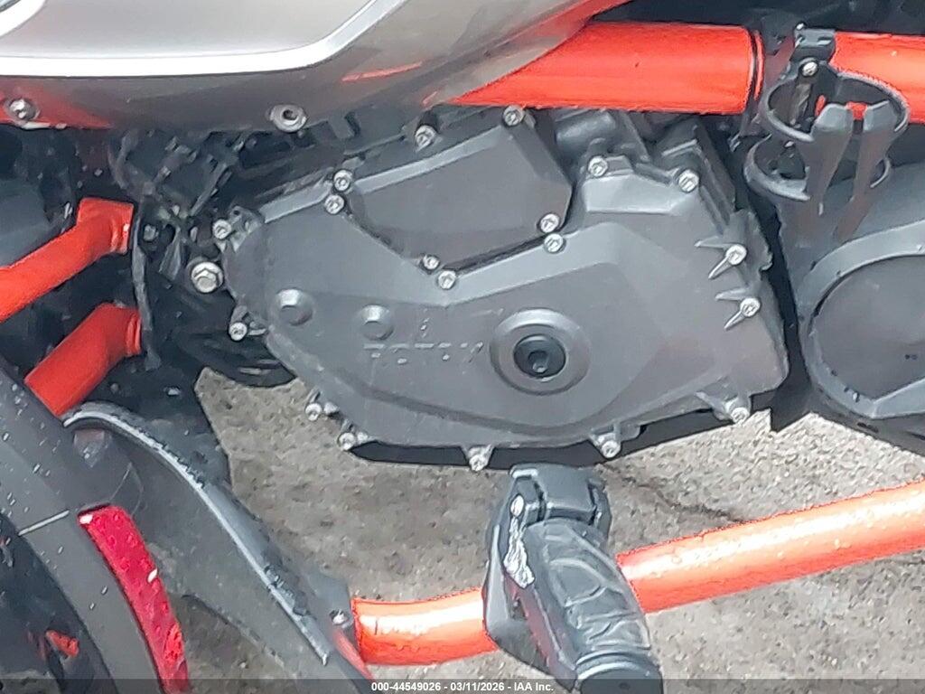 2BXNAAC12DV000081 2013 CAN-AM SPYDER ROADSTER photo no. 9